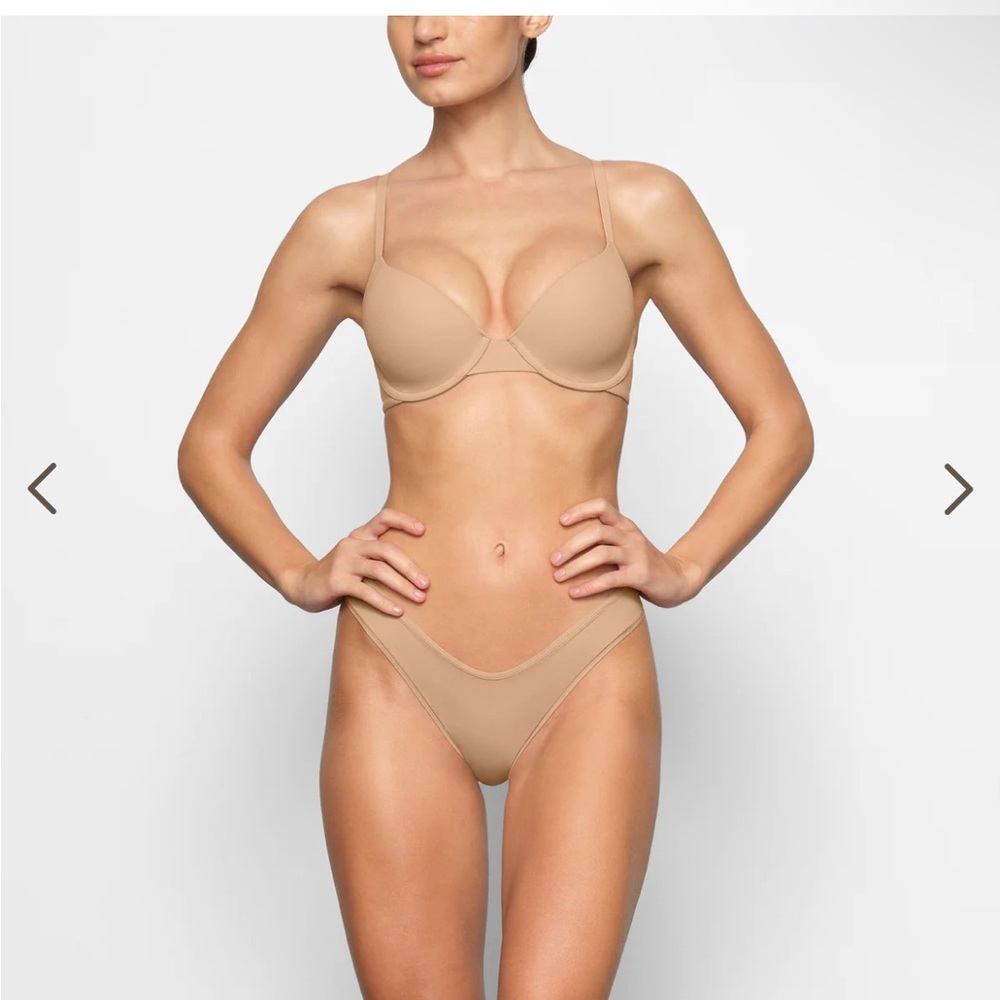 NWT Skims fits everybody T shirt bra in Ochre